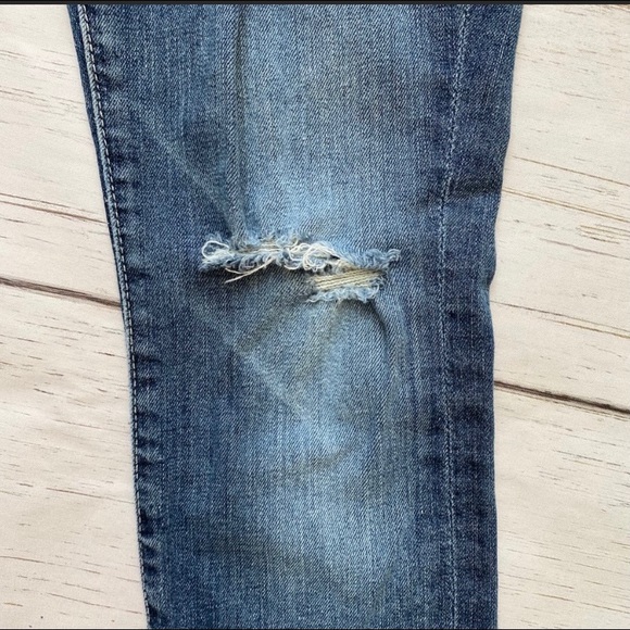 7 For All Mankind Gwenevere Ripped Skinny Jeans - Picture 4 of 4